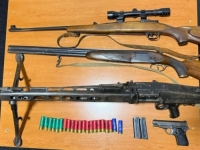 SEDAMDESETOGODIŠNJAK UHAPŠEN ZBOG NASILJA U PORODICI: Policija mu oduzela puškomitraljez