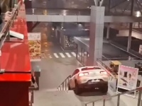 MERCEDESOM NIZ STEPENICE: Snimak pijanog Banjalučanina postao viralan, policija odmah intervenisala (VIDEO)