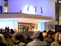 NE PRISTAJU NA BATINAŠKO NASILJE: Novosađani i večeras protestuju - zbog napada SNS aktivista na studente