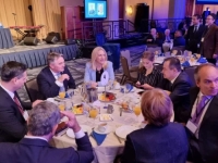 JAJA, KOBASICE, ĐUS...: Evo šta se sve nalazi na meniju Molitvenog doručka u SAD