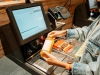 STRUČNJACI OBJAŠNJAVAJU: Kako nas samouslužne kase 'varaju' da kupimo više nego što nam treba