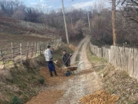 ASFALTA NEMA, ALI IMA BLATA I PREDIZBORNIH AKTIVNOSTI:  SNSD pred izbore aktivirao staru taktiku u ovom dijelu RS-a (FOTO)