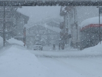 DRAMATIČNE SNIMKE IZ AUSTRIJE: Snježna oluja paralizovala državu, lavina zatrpala autobus (FOTO/VIDEO)