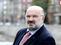 'SB' INTERVJU / ADVOKAT I NOVINAR SENAD PEĆANIN: 'Schmidtov 'paket funkcionalnosti' je uz podršku 'Trojke' doveo Bošnjake pod režim apartheida! Ova vlast vodi državu u KATASTROFU!'