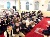 NASTUPIO JE RAMAZAN: Vjernici klanjali prvu teraviju u džamijama širom Bosne i Hercegovine