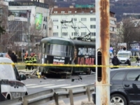 NAKON ISKAKANJA TRAMVAJA IZ ŠINA: Povrijeđena pacijentica u teškom stanju