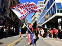 SVIJET NA RUBU ŽIVACA: Njegovi hirovi izazivaju strah i kod pristaša