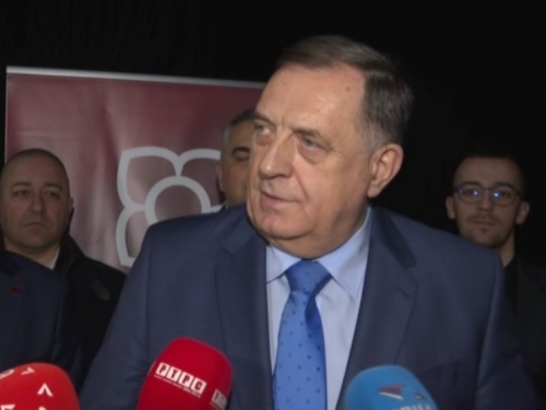 'MI SMO DVA RAZLIČITA SVIJETA': Dodik reagovao na potpisivanje sporazuma 'stranaka iz Sarajeva' u Banjaluci