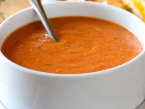 TRIK PROFESIONALNIH KUHARA: Na brzinu napravite izvrsnu krem čorbu od paradajza i oduševite ukućane...