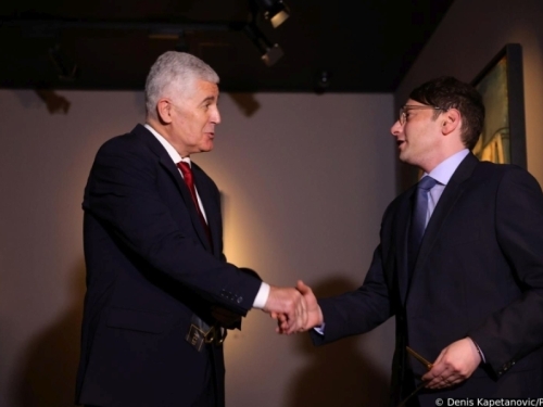 AMIR GROSS KABIRI, KEC IZ RUKAVA: Kako je Dragan Čović još jednom matirao Trojku