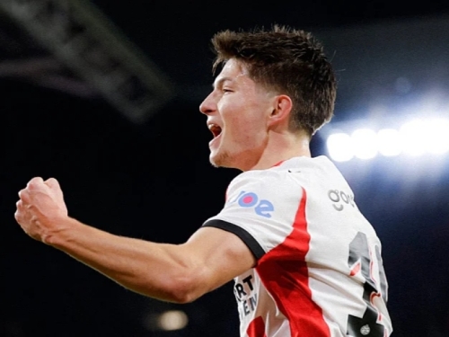 BAJRAKTAREVIĆ ZABLISTAO U UBJEDLJIVOJ POBJEDI PSV-a: Mogao i do hat-tricka, golman mu odbranio penal (VIDEO)