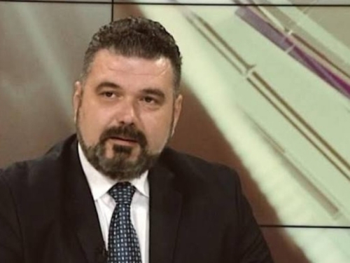 OŠTRA REAKCIJA MAHIRA MEŠALIĆA: 'Glasanje za Vukoju bila je izdaja Trojke, a sada neka ga gledaju na Thompsonovom koncertu'