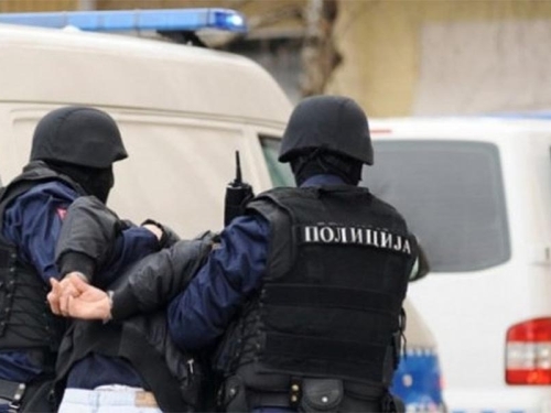 POLICIJSKA AKCIJA U BANJOJ LUCI: Pretresi i hapšenja, pogledajte šta je policija otkrila na licu mjesta...