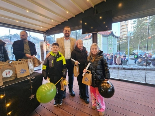 RAMAZANSKA PORUKA NERMINA OGREŠEVIĆA: 'Budimo bolji članovi zajednice nakon ovog mjeseca'