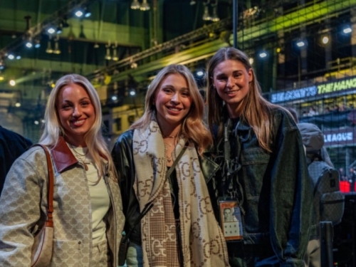 NEZAPAMĆENI SKANDAL: Godinama snimao gole nogometašice, bivša igračica više ne želi šutjeti (VIDEO)