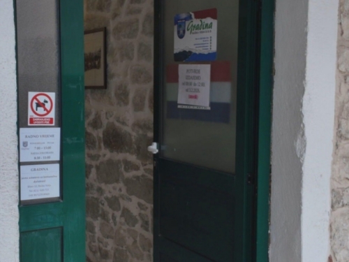 SVE SNIMLJENO: Zlostavljali zaposlenicu u javnom preduzeću, govorili joj da je 'smeće' i 'nula'