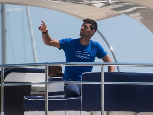 ĐOKOVIĆ IZNENADIO NA JADRANU: 'Ma vidi sa kim je'