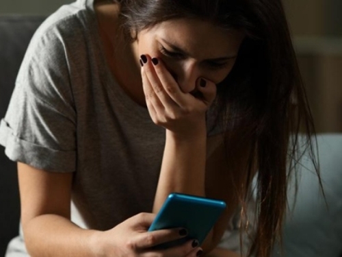 SVIREP RECEPT ZA OSVETU: Osvetnička pornografija više nije privatna stvar, dječaci nakon raskida djevojčicama uništavaju živote (VIDEO)