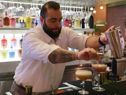 SAUDIJSKA ARABIJA SE POLAKO MIJENJA: Dodatno se olakšava prodaja alkohola strancima, otvaraju i nove trgovine