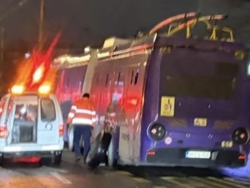 NI TROLEJBUSI NISU SIGURNI: Otpala guma tokom vožnje!?