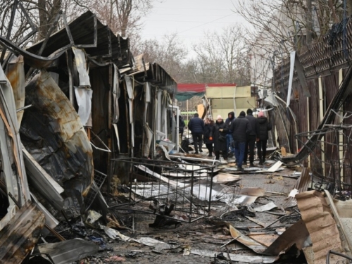 RUSIJA I UKRAJINA NASTAVILE NAIZMJENIČNE NAPADE: Dronovi padali na kuće i automobile