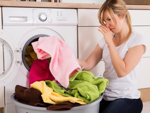 BEZ OBZIRA ŠTO MISLITE DA JE ODJEĆA NOVA: Evo zašto je morate odmah oprati...