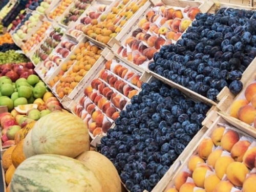 PROVJERITE PRIJE KUPOVINE: Kompletna lista 12 'prljavih namirnica' za 2026. godinu