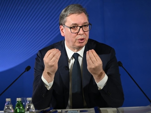 VUČIĆ U NJEMAČKOJ: 'Vojni savez Hrvatske, Albanije i Kosova ugrožava Srbiju, branit ćemo svoje'