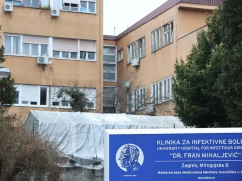 MONIKI JE U SAMO 24 SATA PREMINULA KĆERKICA: 'U danu je dobila temperaturu i samo su rekli da je više nema'