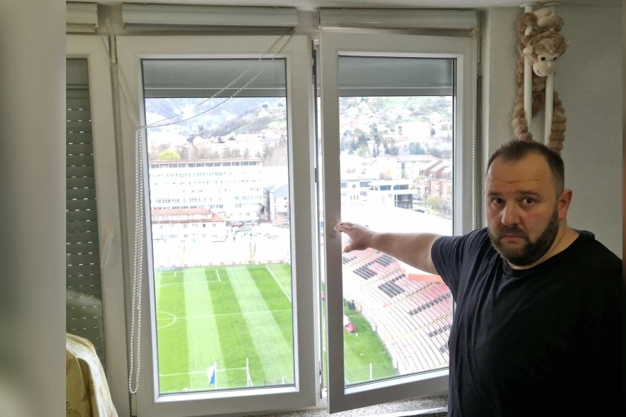 ZENICA U EUFORIJI: Pronašli smo vlasnika najpopularnijeg balkona u ovom dijelu Evrope — evo šta kaže uoči večerašnjeg meča... (VIDEO)