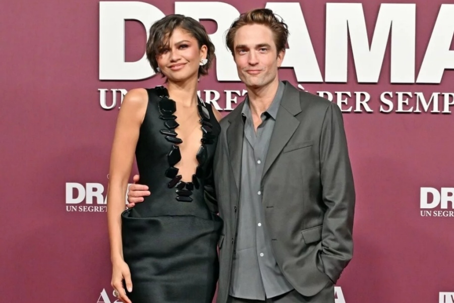 DEKOLTE I STAV: Zendaya redefinisala eleganciju u izdanju o kojem svi pričaju (FOTO)