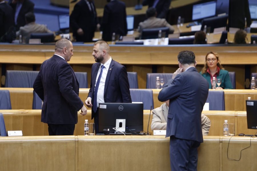 NOVE BLOKADE U DOMU NARODA: Ništa od novog pokušaja ukidanja akciza