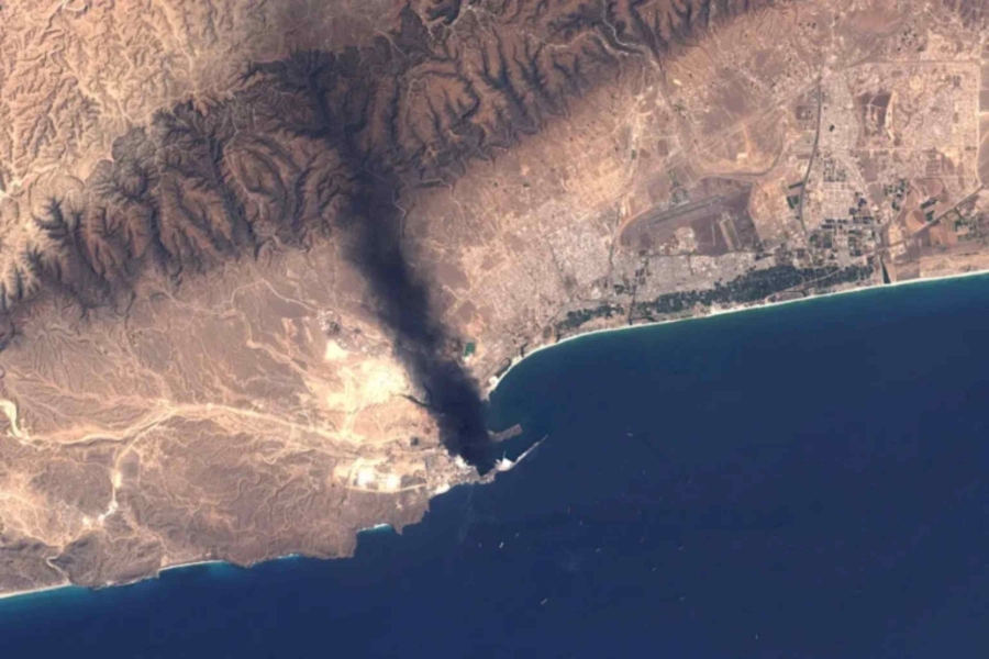 NOVI UDARAC ZA NAJMOĆNIJU ARMIJU SVIJETA: Iranci pogodili američki brod?