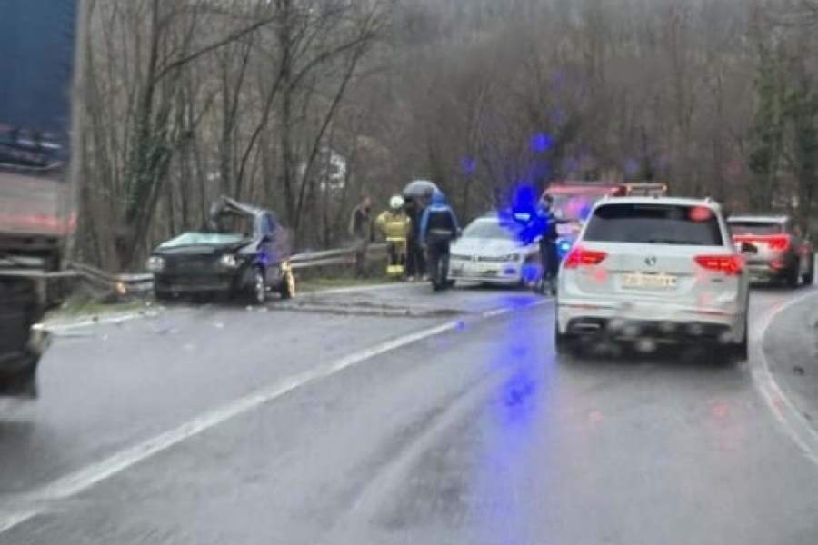 CRNI DAN NA CESTAMA: Muškarac (48) podlegao povredama poslije teške saobraćajne nesreće kod bh. grada