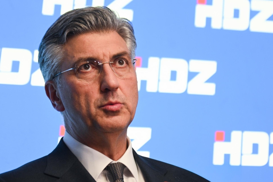 PLENKOVIĆA NALJUTILO PITANJE NOVINARA: 'Šta me briga. Nemam vremena za to danas!'