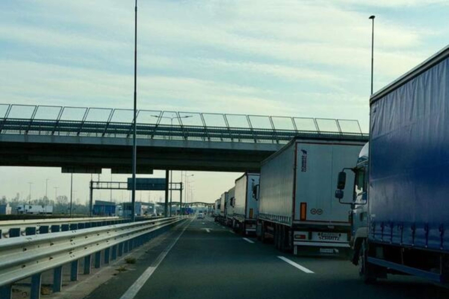 PREVOZNICI (MALO) POPUSTILI: Dozvolit će uvoz goriva u BiH!