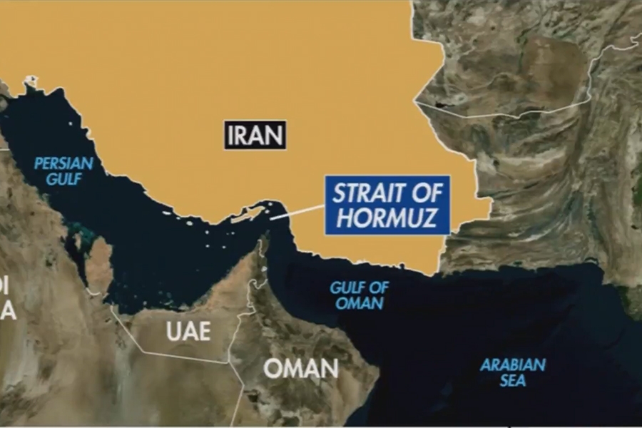 BJESNI RAT U ZALJEVU: Iran pogodio veliki tanker pun nafte usidren u luci u Dubaiju, u vlasništvu je...