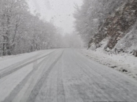 BiHAMK OBJAVIO DETALJNO STANJE NA CESTAMA: Snijeg izazvao kolaps u saobraćaju širom naše zemlje
