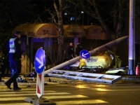 KRŠ I LOM NA CESTI: BMW-om se velikom brzinom zakucao u semafor, pa udario u hidrant...