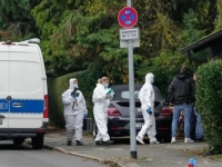 TINEJDŽER POGINUO BJEŽEĆI PREKO BALKONA: Policija tragediju slušala uživo