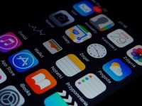 KORISNICI ZABRINUTI: Da li nas pametni telefoni potajno prisluškuju...