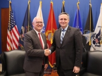 BEĆIROVIĆ RAZGOVARAO S REPUBLIKANSKIM SENATOROM: BiH traži jaču podršku za sigurnost i razvoj