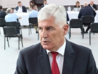 ČOVIĆ SE SPREMA NA TRGOVAČKI PUT: Interkonekcija za izborni zakon!