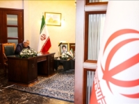 U BEOGRADU OTVORENA KNJIGA ŽALOSTI ZBOG ALIJA KHAMENEIJA: Građani ostavljaju cvijeće ispred iranske ambasade