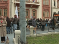 ŠTA SE DEŠAVA U BEOGRADU: Blokirana ulica ispred Rektorata, građani i studenti se okupljaju