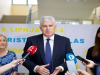 KRIŠTO U VATIKANU S ČOVIĆEM, ALI NJEGOVO IME NIGDJE U SAOPĆENJU: Kako posjetu papi lider HDZ-a koristi u predizborne svrhe