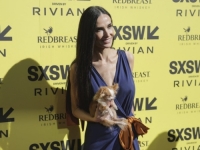 DEMI MOORE ŠOKIRALA IZGLEDOM: Mršavija nego ikad, fotografije zapalile društvene mreže (FOTO)