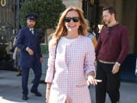 KAMERE IH ULOVILE NA AERODROMU: Slavna glumica ljubi milijardera! (FOTO)