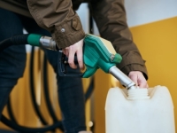 NIKŠIĆ UPUTIO INICIJATIVU O ZABRANI TOČENJA GORIVA U KANISTERE: Stigao odgovor iz Ministarstva trgovine FBiH