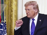 TRUMP SE OBRATIO MEDIJIMA PRIJE ULASKA U AIR FORCE ONE: 'Nastavit ćemo s bombardovanjem ako pregovori ne uspiju'